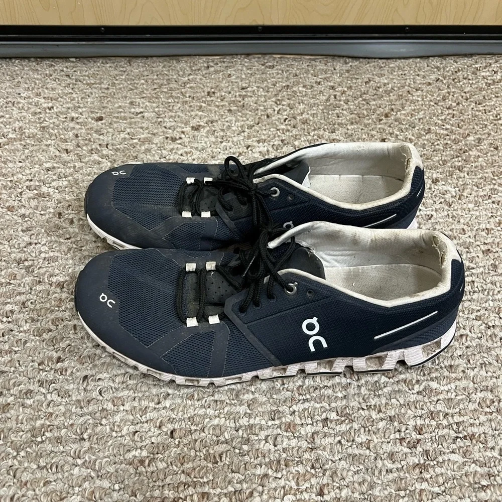 Mens on cloud shoes